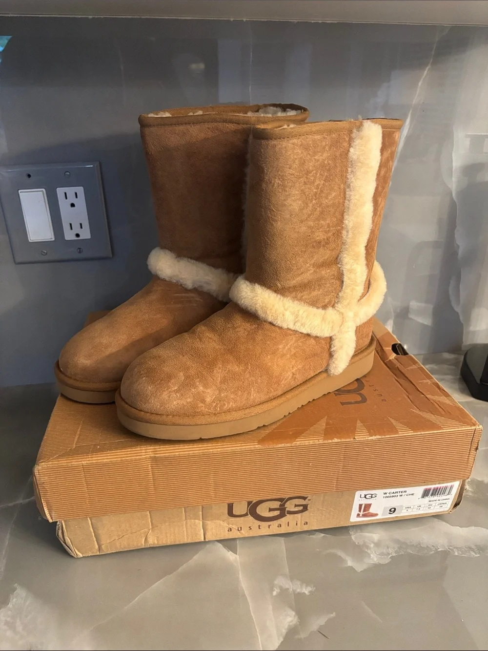 UGG Australia Women's Carter ankle boots